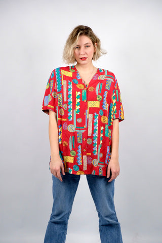 rote 90s Bluse aus reiner Viskose mit Crazy Pattern Print in Gelb, Orange, Blau, Hellblau, Türkis und Mint – wir empfehlen die Bluse einer heutigen L bis XXL (40 bis 44) je nach gewünschter Passform (bitte Maße beachten)