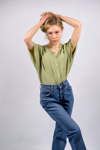 pistaziengrüne 80s/90s Viskose Bluse mit süßem Print – wir empfehlen die Bluse einer L