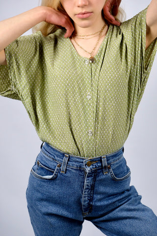 pistaziengrüne 80s/90s Viskose Bluse mit süßem Print – wir empfehlen die Bluse einer L