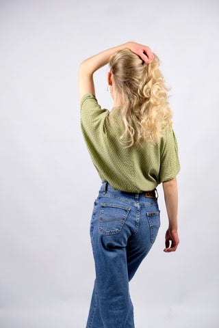 pistaziengrüne 80s/90s Viskose Bluse mit süßem Print – wir empfehlen die Bluse einer L