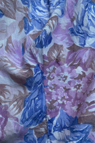 80s/90s Bluse aus reiner Viskose mit floralem Print in tollen Farben (Flieder/Altrosa, Blau/Hellblau, Beige/Braun und Weiß) – tragbar von einer M bis L