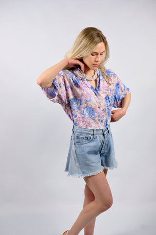 80s/90s Bluse aus reiner Viskose mit floralem Print in tollen Farben (Flieder/Altrosa, Blau/Hellblau, Beige/Braun und Weiß) – tragbar von einer M bis L