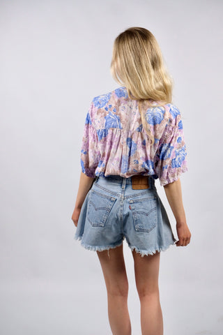 80s/90s Bluse aus reiner Viskose mit floralem Print in tollen Farben (Flieder/Altrosa, Blau/Hellblau, Beige/Braun und Weiß) – tragbar von einer M bis L