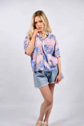 80s/90s Bluse aus reiner Viskose mit floralem Print in tollen Farben (Flieder/Altrosa, Blau/Hellblau, Beige/Braun und Weiß) – tragbar von einer M bis L
