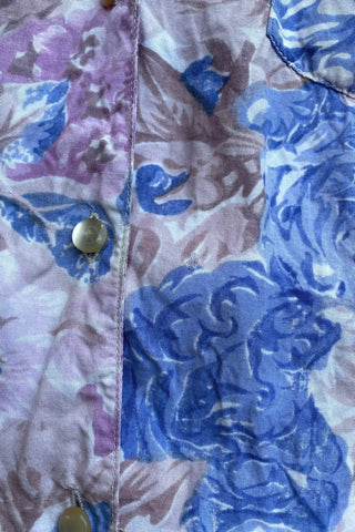 80s/90s Bluse aus reiner Viskose mit floralem Print in tollen Farben (Flieder/Altrosa, Blau/Hellblau, Beige/Braun und Weiß) – tragbar von einer M bis L