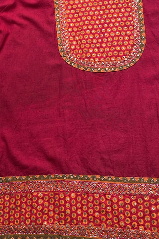 Dunkelrote 90s Boho Bluse reiner Baumwolle mit tollen Paillettenstickereien, eckigem Ausschnitt und halblangen Ärmeln – wir empfehlen die Bluse einer S