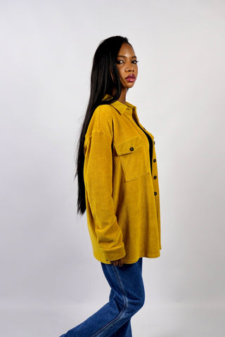 Preloved (Secondhand) Hemdbluse von S. Oliver aus supersoftem Cord in Senfgelb – tragbar von einer S bis M