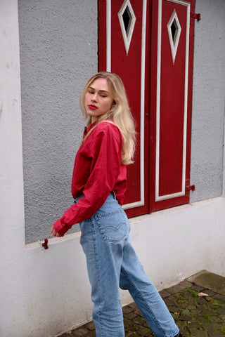 Rote 90s Hemdbluse aus reiner Baumwolle mit tollen Knöpfen – tragbar von einer XS bis M und ein absolutes Highlight
