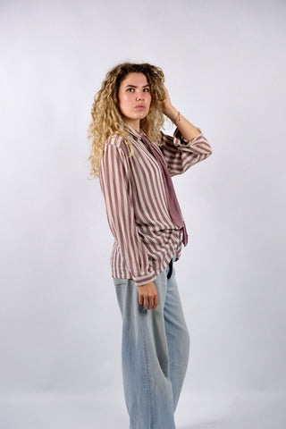80s Schluppenbluse aus Seidenmischung mit Blockstreifen in Mauve und Cremeweiß – wir empfehlen die Bluse einer M bis L je nach gewünschter Passform