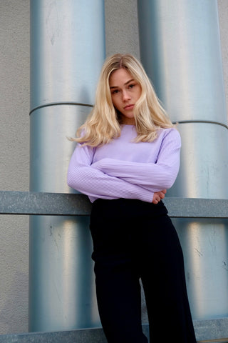 Weicher 90s/00s Basic Pullover in Flieder mit gerippten Raglan-Ärmeln – entspricht ca. einer S/M