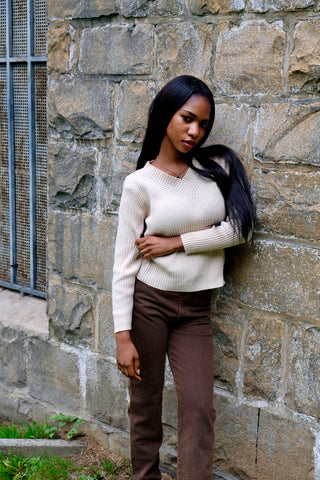 90s/00s Pullover aus reiner Baumwolle in Beige, mit V-Kragen und gerippter Struktur – tragbar von einer XS bis S je nach gewünschter Passform