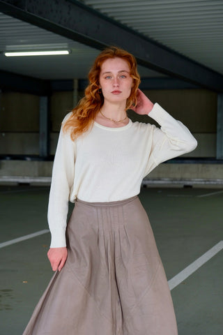 00s Basic Pullover aus Baumwollmischung in Cremeweiß mit Rundhalsausschnitt, entspricht ca. einer XL, eignet sich aber auch für oversized Looks an kleineren Größen (bitte Maße beachten)