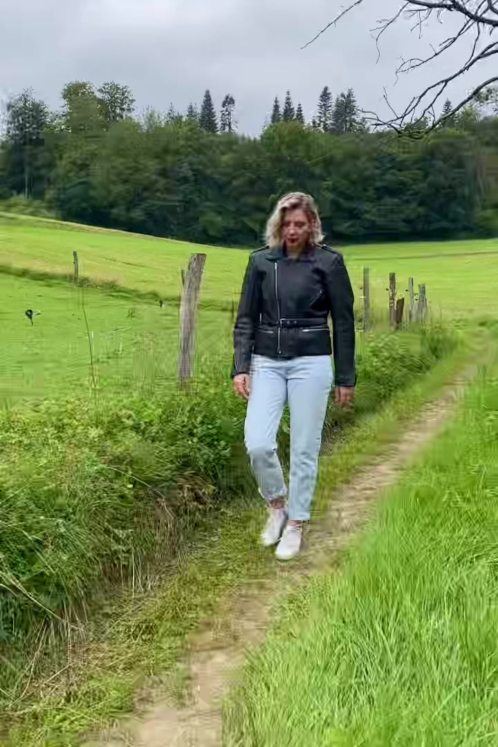 Hochwertige, schwarze 80s/90s Biker Lederjacke in schwerer und dicker Qualität – unisex tragbar (Herren M, Damen L und ideal für große Körpergrößen) – ein absolutes Highlight