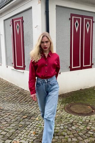 Rote 90s Hemdbluse aus reiner Baumwolle mit tollen Knöpfen – tragbar von einer XS bis M und ein absolutes Highlight